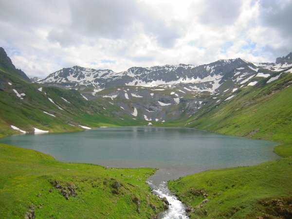 Завально запрудные озера