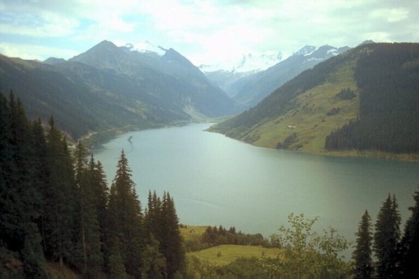 Завально запрудные озера