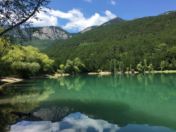 Бирюзовое озеро в Крыму Запрудное