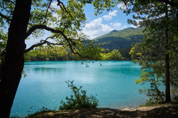 Голубое озеро Запрудное Алушта