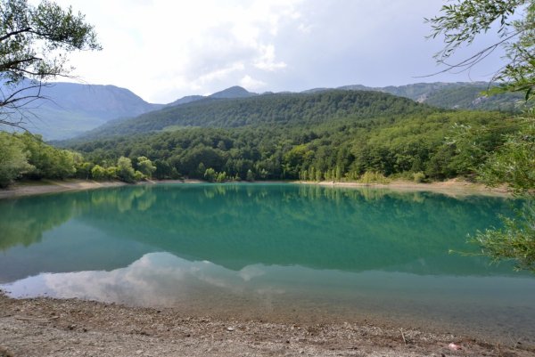 Голубое озеро Запрудное Алушта