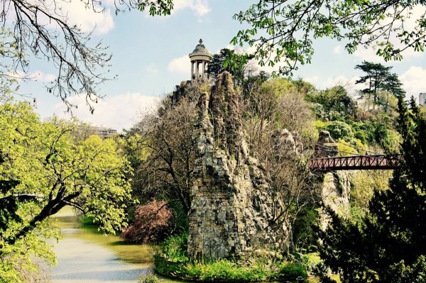 Parc des Buttes Chaumont Париж