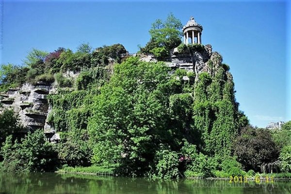 Французский парк БЮТ Шомон (Париж)