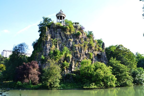 Парк БЮТ Шомон в Париже Береговая линия