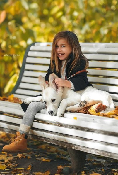 Девочка с собакой