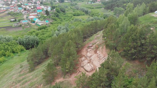 Кушнаренково парк каменных фигур