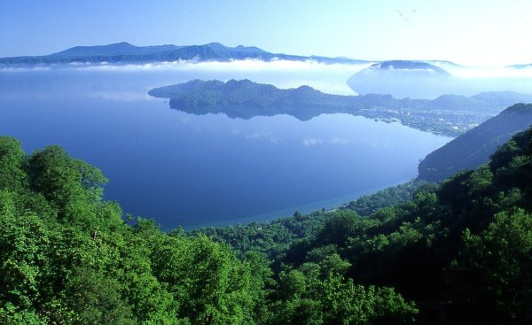 Озеро Товада в Японии