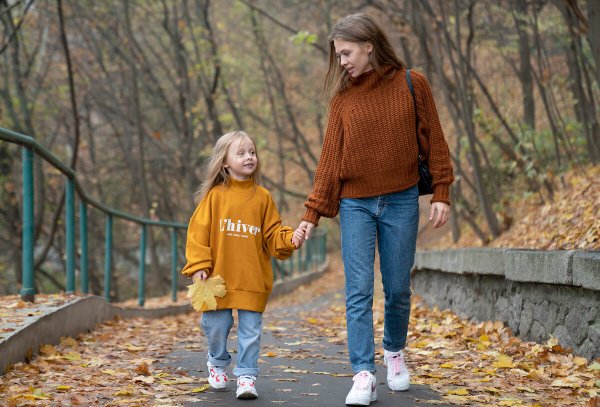 Прогулка с дочкой