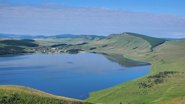 Озеро Учум гора