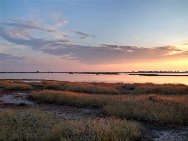 Озеро глубокое Донузлав