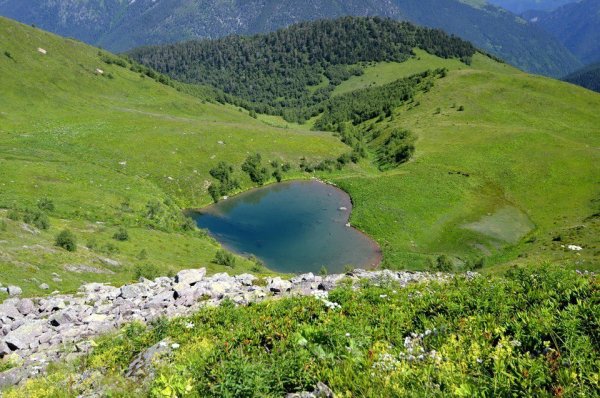 Озеро сердце Архыз