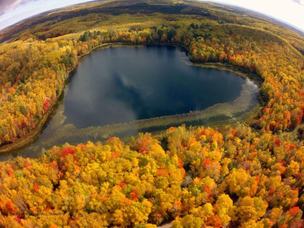 Озеро сердце Онтарио Канада