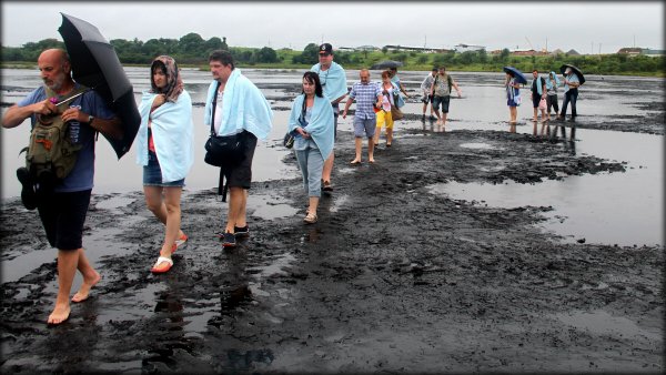 Асфальтовое озеро (озеро Пич – Лейк)