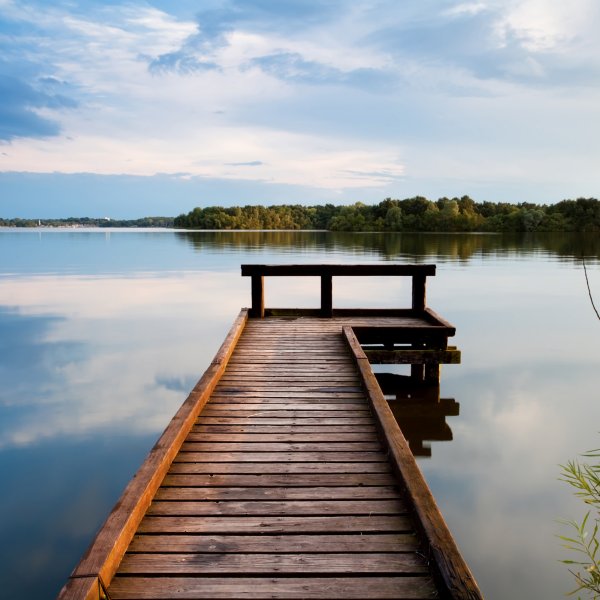 Мостки на озере