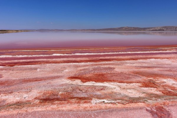 Соленое озеро туз