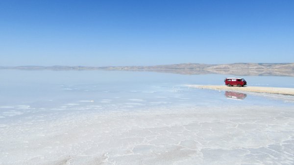 Соленое озеро туз