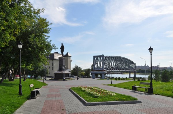 Сквер городское начало Новосибирск