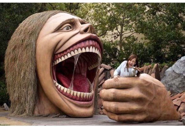 Парк Юниверсал в Японии атака титанов