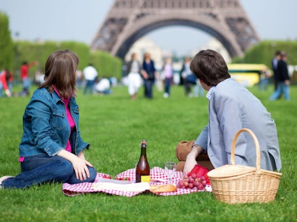 Пикник на Марсовом поле