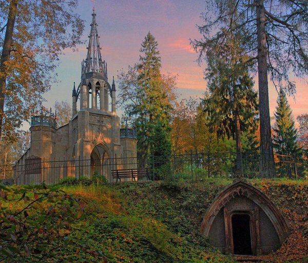 Шуваловский парк Церковь Петра