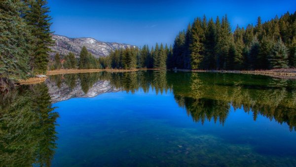 Гладь озера