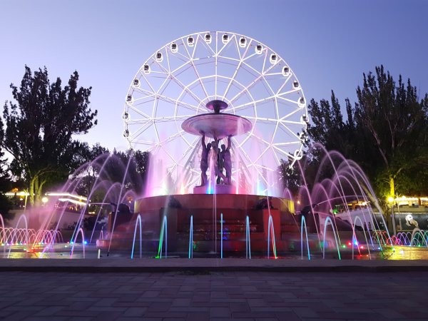 Фонтан на театральной площади Ростов-на-Дону