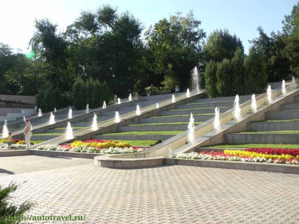 Парк им Октябрьской революции Ростов-на-Дону