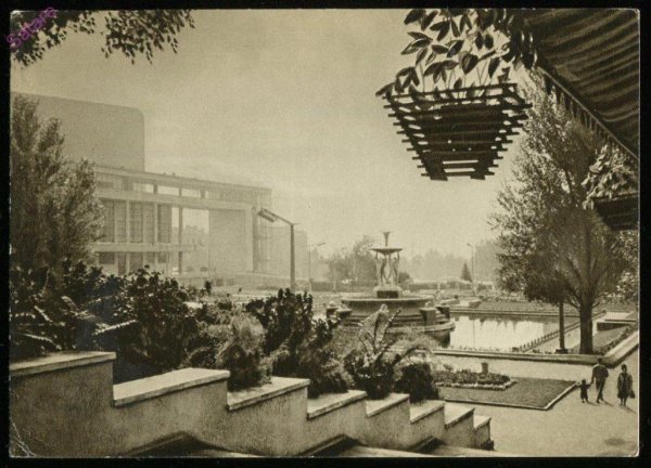 Парк Октябрьской революции Ростов на Дону фонтан