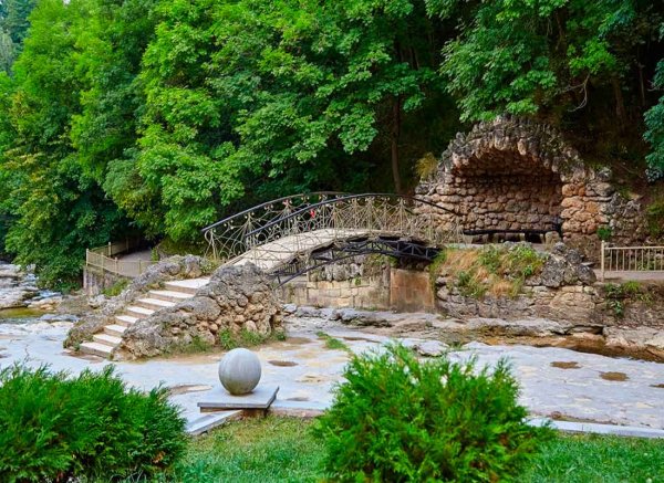 Кисловодск парк мостик Дамский каприз