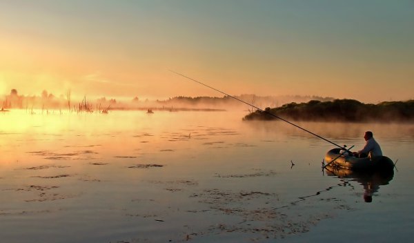 Рыбак на рассвете
