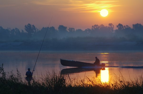 Рыбак на рассвете