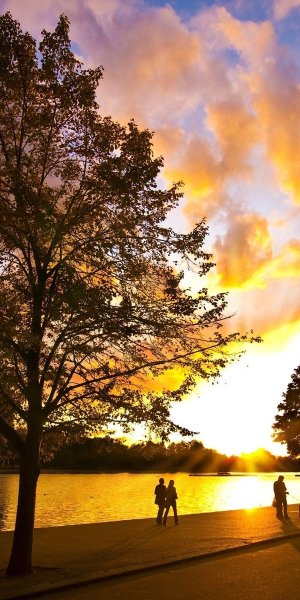 Закат на набережной