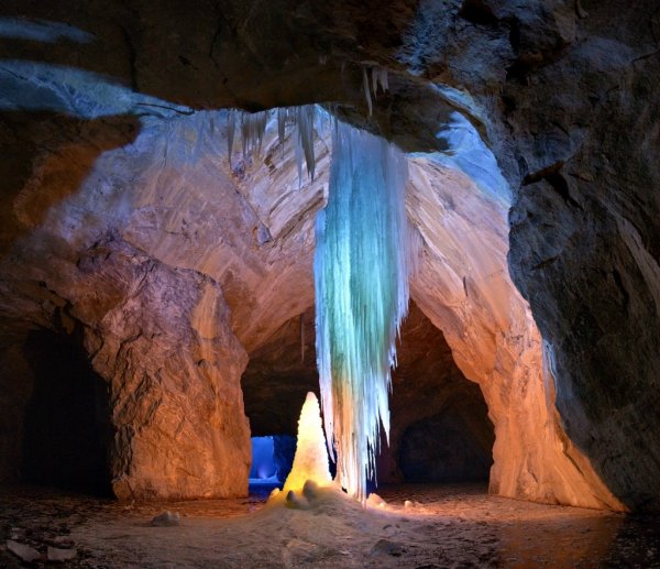 Карелия Рускеала мраморный