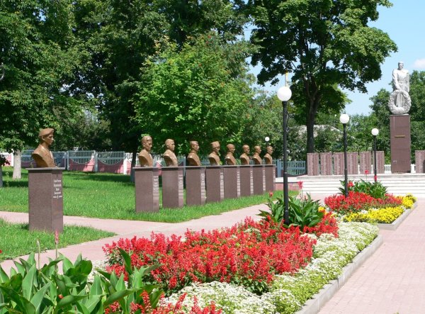 Аллея героев Губкин