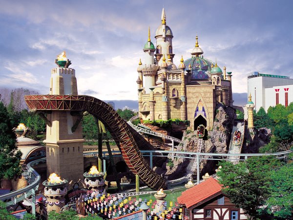 Парк развлечений Лотте ворлд в Сеуле