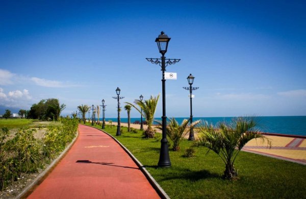 Имеретинская набережная в Адлере