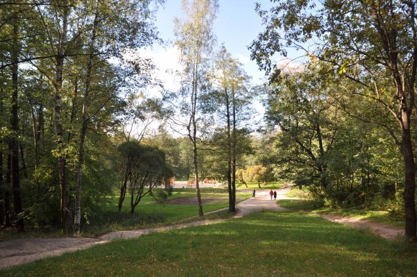 Удельный парк в Санкт-Петербурге