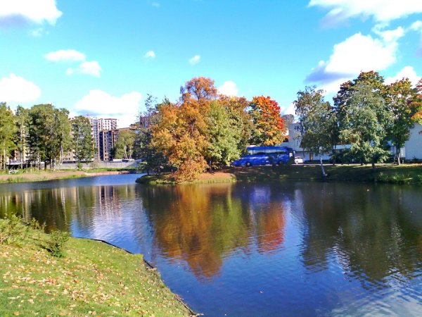 Удельный парк водоем