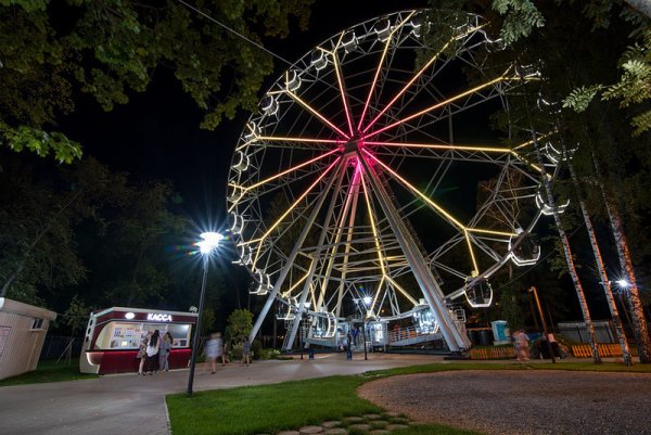 Парк Гафури колесо обозрения