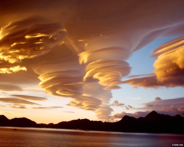 Лентикулярные облака