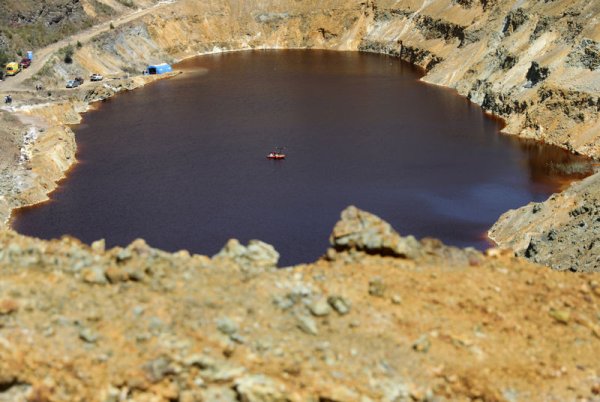 Отравленное озеро