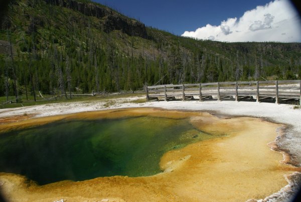 Геотермальные источники Йеллоустоун