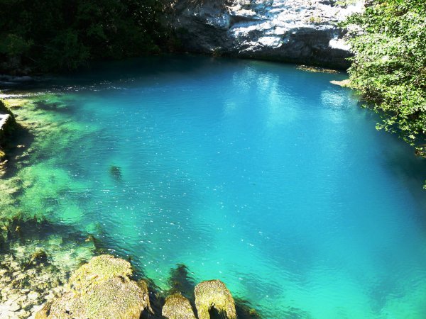 Голубое озеро Абхазия