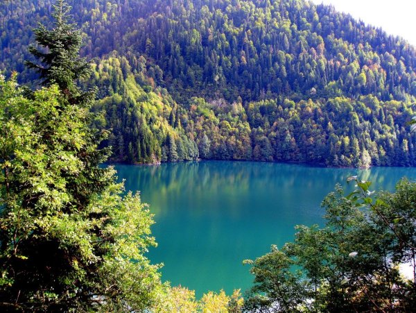 Абхазия голубое озеро Рицца