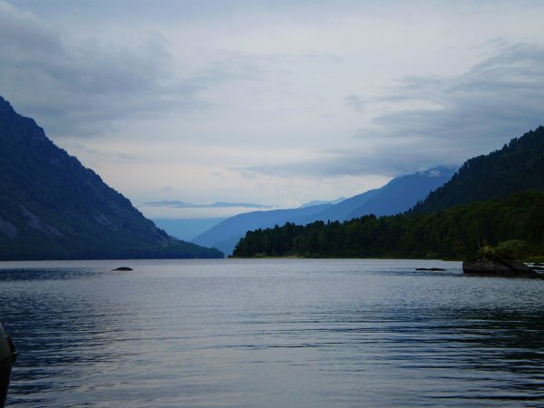 Телецкое озеро («золотое озеро», Алтайский край)