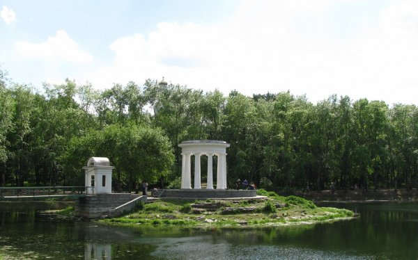 Усадьба Расторгуевых-Харитоновых и Харитоновский парк