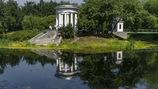 Парк усадьбы Харитоновых-Расторгуевых Екатеринбург