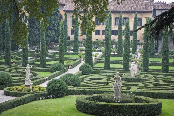 Джардино Джусти, Верона