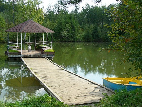 Булатниковский пруд беседки