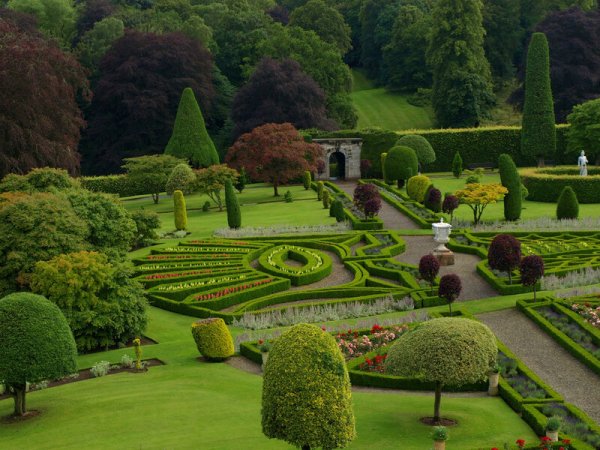 Drummond Castle Gardens топиарное искусство